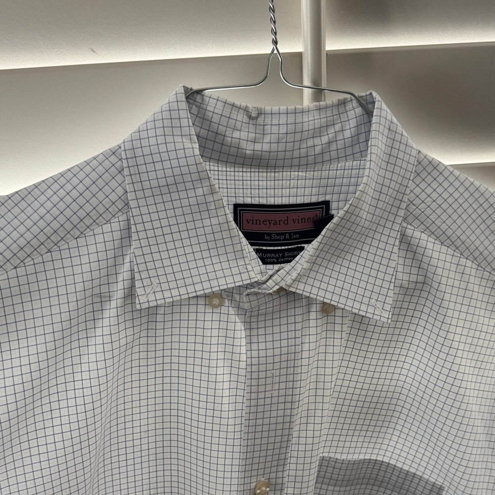 Vineyard Vines Men's White Shirt with Blue Check Pattern